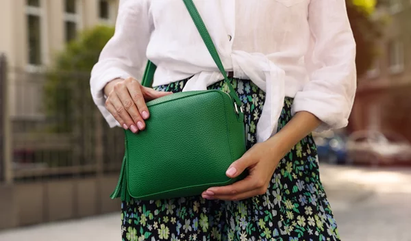 Αυτό είναι το μανικιούρ που έχει κάνει ρεκόρ αναζητήσεων τώρα