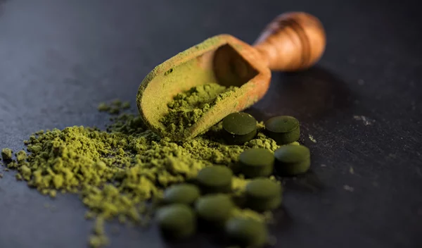 Μπαομπάμπ, μάκα, σιταρόχορτο: Οι σκόνες είναι η νέα γενιά συμπληρωμάτων - τι πρέπει να ξέρεις για κάθε ένα