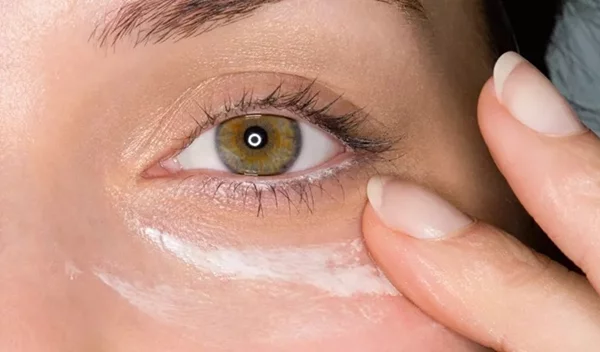 2 δραστικά προϊόντα για τα μάτια μας μόνο που αξίζει να επενδύσουμε αυτό το καλοκαίρι