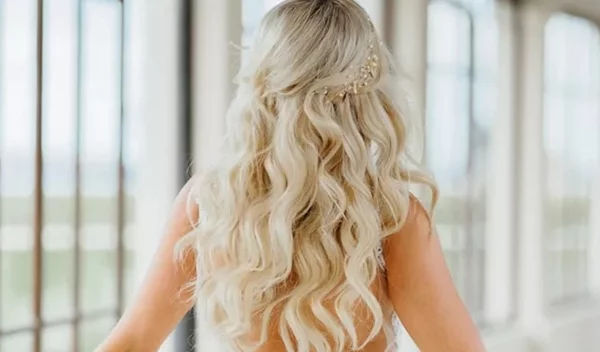 3 πανεύκολα νυφικά χτενίσματα (τα κάνεις ακόμα και μόνη σου)