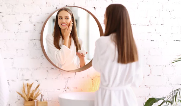 Τα 8 πιο περιζήτητα συστατικά στην αναζήτηση προϊόντων περιποίησης