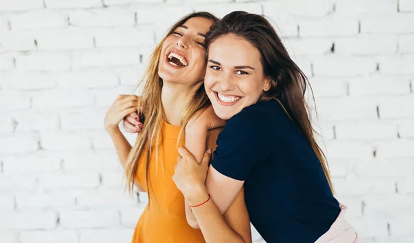 Έξι απλές κινήσεις για να δείξεις την αγάπη σου στους άλλους