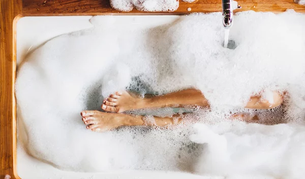 5 μεθυστικά αφρόλουτρα με λεβάντα για άμεση αίσθηση χαλάρωσης