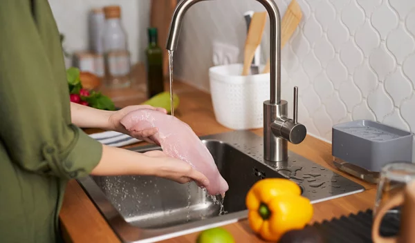 6 τροφές που απαγορεύεται να πλένεις πριν το μαγείρεμα