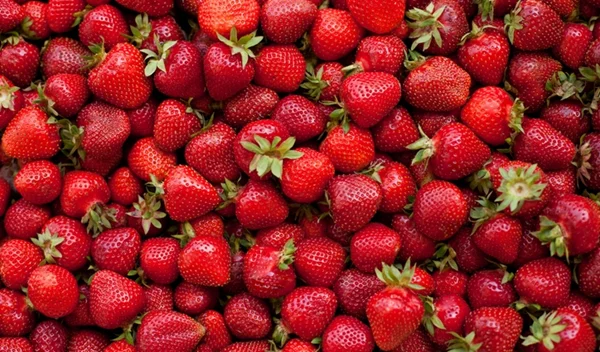 Πέντε λόγοι υγείας για να καταναλώνεις περισσότερες φράουλες