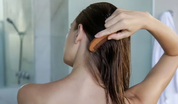 Τριχόπτωση: Τα αίτια και πώς θα την προλάβουμε