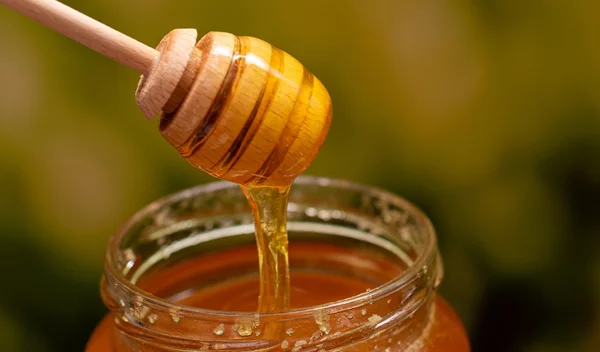 Πόσο υγιεινό είναι τελικά το μέλι; - τι λέει η διατροφολόγος