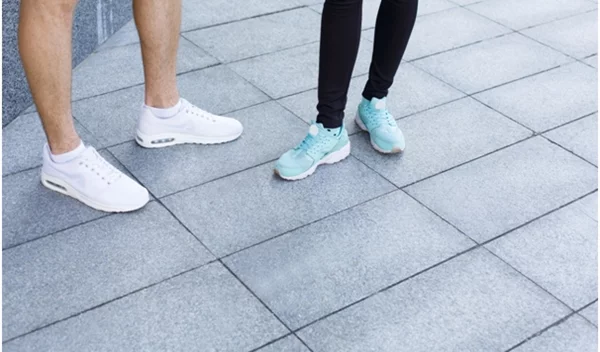 Αυτά είναι τα top αθλητικά παπούτσια τώρα: 5+1 επιλογές για γυναίκες και άντρες