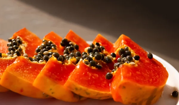 Ποια φρούτα έχουν περισσότερη βιταμίνη C από τα πορτοκάλια; Δες τη λίστα με τα 10 κορυφαία