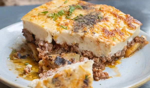 Η επαναστατική συνταγή για τον πιο light μουσακά που θα φτιάξεις ποτέ