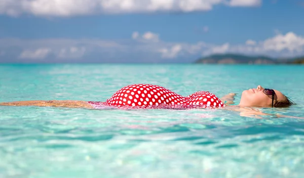 Εγκυμοσύνη και ζέστη: Κίνδυνοι και τρόποι προστασίας