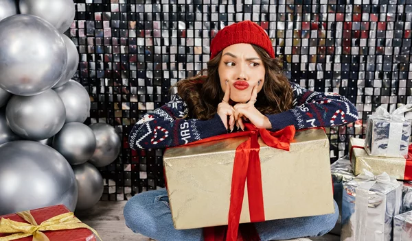 Προσοχή! Αυτά τα σημάδια καρκίνου μπορεί να εμφανιστούν ενώ τυλίγεις τα χριστουγεννιάτικα δώρα