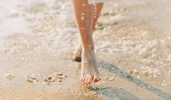 Απαλές φτέρνες: Πώς να αφαιρέσεις το νεκρό δέρμα και να πετύχεις βελούδινη υφή