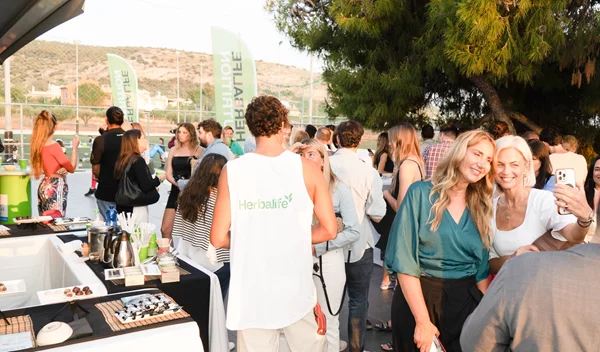 H Herbalife και η Έφη Σφυρή εγκαινιάζουν της νέες εγκαταστάσεις του ENSO Beach Club