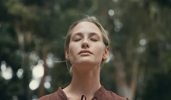 Έχεις άγχος; Κάνε αυτές τις 10 απλές ασκήσεις αναπνοής και θα εξαφανιστεί