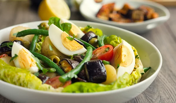 7 συνδυασμοί για να προσθέσεις τουλάχιστον 15 γρ πρωτεΐνης στις σαλάτες