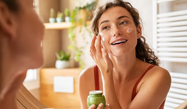 DIY: 2 φυσικές μάσκες για λάμψη - που όντως δουλεύουν