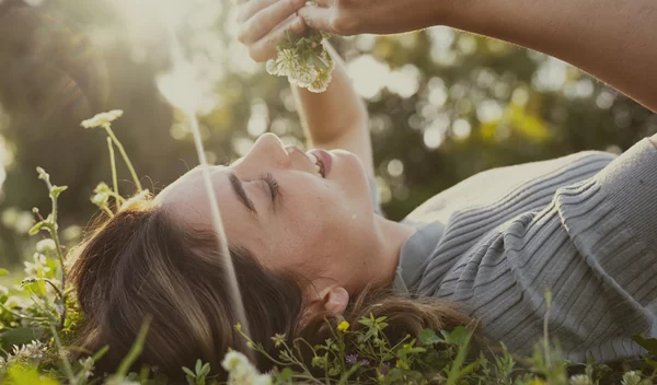 Ευτυχία | 3 τεχνικές για να μαθεις να απολαμβάνεις τη στιγμή