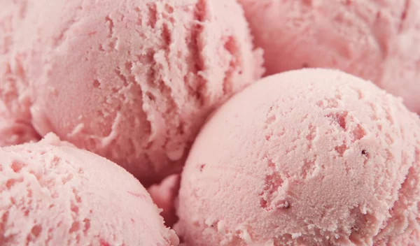 Μύρισε καλοκαίρι: Φτιάξε και εσύ παγωτό φράουλα με 3 μόνο υλικα - Χωρίς παγωτομηχανή