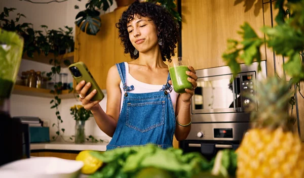 3 ροφήματα για αποτοξίνωση και λάμψη που κάνουν θαύματα στην επιδερμίδα σου