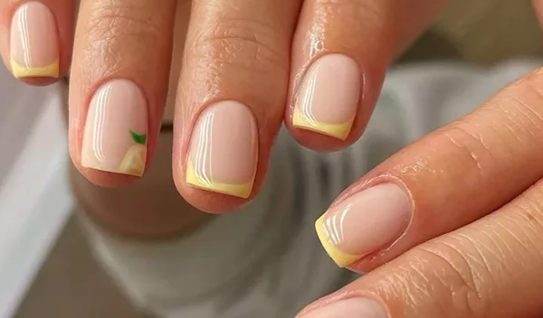 Lemon Nail Trend: 5 nail art ιδέες για μανικιούρ που θυμίζει σισιλιάνικο λεμόνι