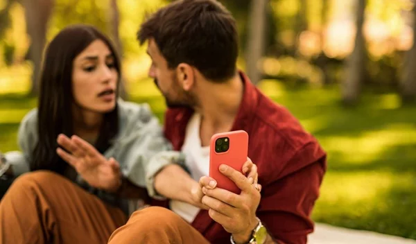 Τι είναι το Σύνδρομο του Οθέλλου και πώς καταστρέφει μια σχέση