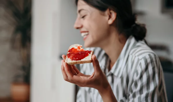 Δεν τρώω πολύ αλλά δεν χάνω βάρος: Τα πιθανά λάθη σύμφωνα με τη διαιτολόγο