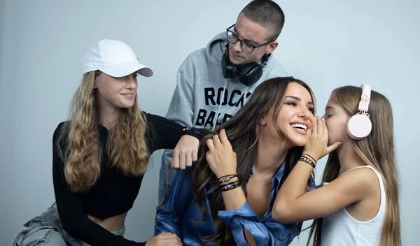 Το κόσμημα καραμέλα που στηρίζει παιδιά και εφήβους με διαβήτη τύπου 1