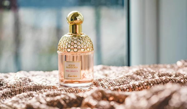 Τα πιο δημοφιλή γυναικεία αρώματα σύμφωνα με το TikTok