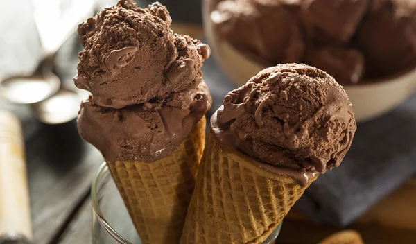 Το πιο λαχταριστό παγωτό με μόλις 5 υλικά - Υγιεινό και χαμηλό σε θερμίδες