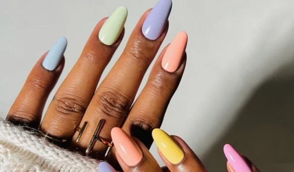 April Fools: 6 μανικιούρ που θα κάνουν τις εμφανίσεις του Απριλίου πιο "δροσερές" και stylish