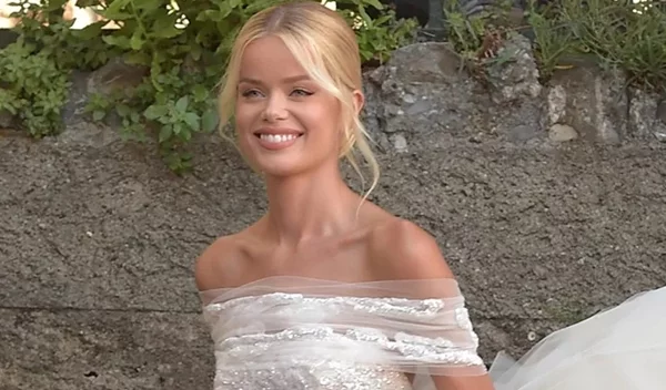 15 ονειρικά νυφικά χτενίσματα που θα κάνουν τη μέρα του γάμου σου ακόμα πιο ξεχωριστή