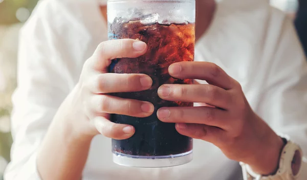 Αναψυκτικά και κίνδυνος για καρκίνο: Νέα μελέτη διερευνά πιθανή σχέση