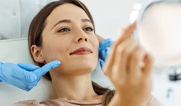 Ανακαλύψαμε τη λύση για τους μαύρους κύκλους - και όχι δεν είναι το υαλουρονικό