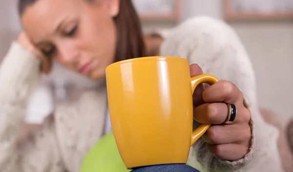 Κεφάλαιο hangover: Μπορεί η κατανάλωση καφέ να το κάνει να "περάσει";