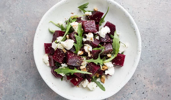 H κόκκινη υπερδύναμη! Τα 5 βασικά οφέλη του παντζαριού για την υγεία σου