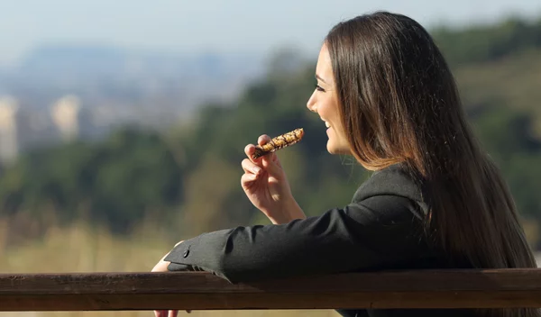 Το απόλυτο snack on the go: Νέες μπάρες δημητριακών Digestive Bars "Με Ξηρούς Καρπούς"