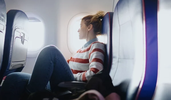Πόνος στα αυτιά στο αεροπλάνο: Πώς θα τον αποφύγουμε;