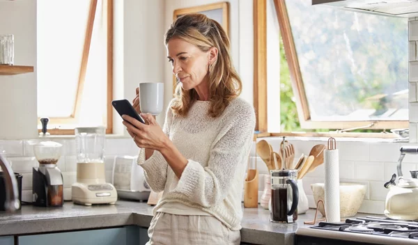 10 μυστικά για να παραμείνεις νέα - γιατί δεν είναι όλα θέμα γονιδίων