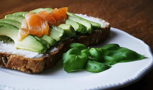 Πόσο λίπος πρέπει να τρώω τη μέρα; Δες τι προτείνουν οι ειδικοί