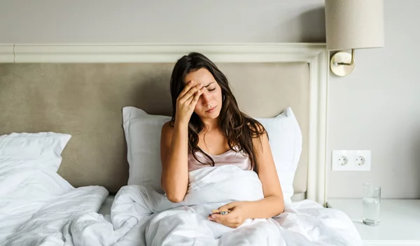 Γιατί ξυπνάς με πρωινό πονοκέφαλο;