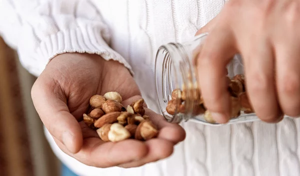 Τρως συνεχώς και δεν χορταίνεις; Τα μυστικά για φυσικό κορεσμό