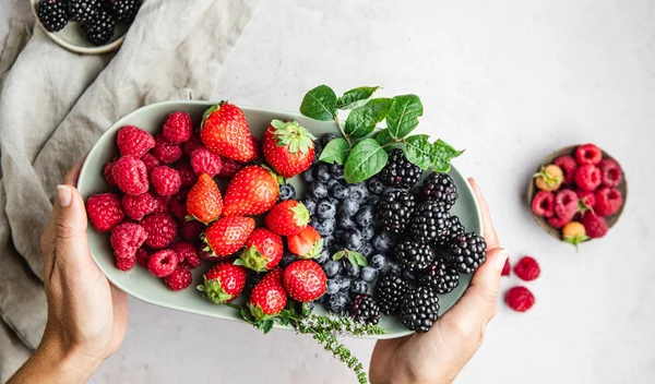 Πολύτιμο δώρο της φύσης: Το μεσογειακό φρούτο που μπορεί να ανακουφίσει από την ελκώδη κολίτιδα