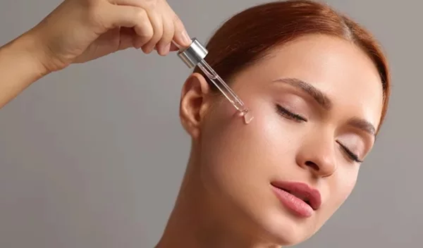 5 οικονομικά προϊόντα που κάνουν παρελθόν τις ρυτίδες και τις κηλίδες