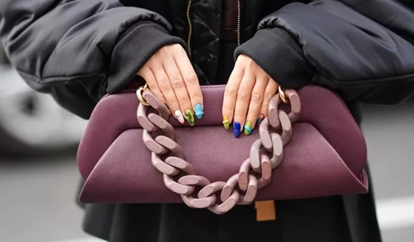 Μπήκε ο Φεβρουάριος: 10 chic μανικιούρ για μια αλλαγή στην εμφάνισή σου