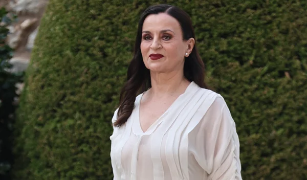 Καρυοφυλλιά Καραμπέτη: Το "αντιγηραντικό" μυστικό της ηθοποιού - Για να μεγαλώνεις χωρίς να γερνάς