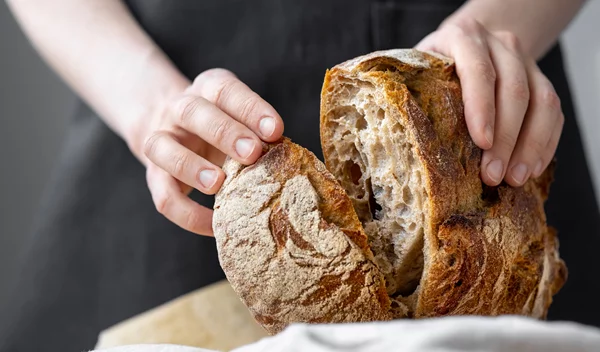 Πότε πρέπει να πετάς το φαγητό: Τα 7 τρόφιμα με μούχλα που δεν φαίνεται