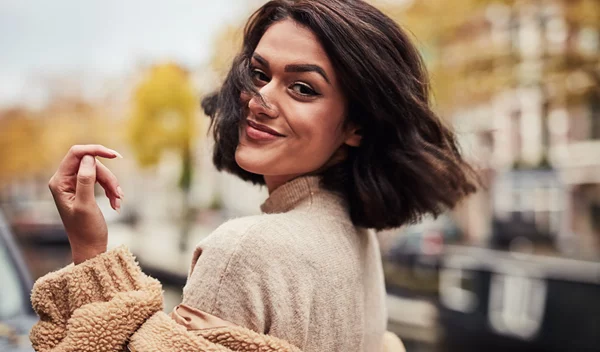 5 κουρέματα που είναι καλύτερα από Botox