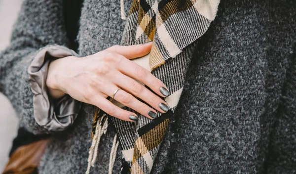 Μανικιούρ χειμώνας '22: Αυτό είναι το χρώμα που έχουν υιοθετήσει από τώρα όλες οι fashionistas στα νύχια τους