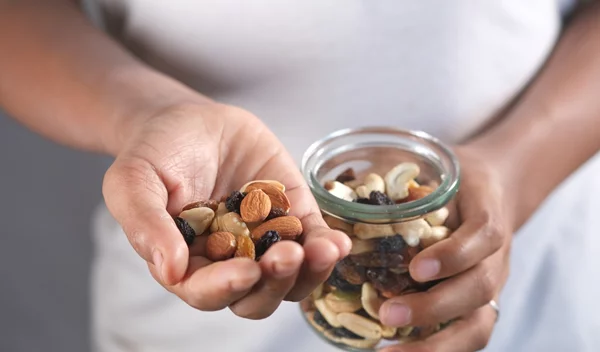 Η διατροφή που καταπολεμά φούσκωμα και δυσκοιλιότητα